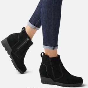 Sorel Evie Zip Wedge Bootie in Waterproof Black Suede, size 10